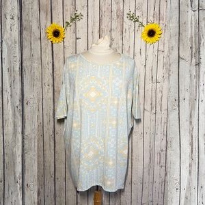 🆕 NWT LULAROE light blue long shirt size S